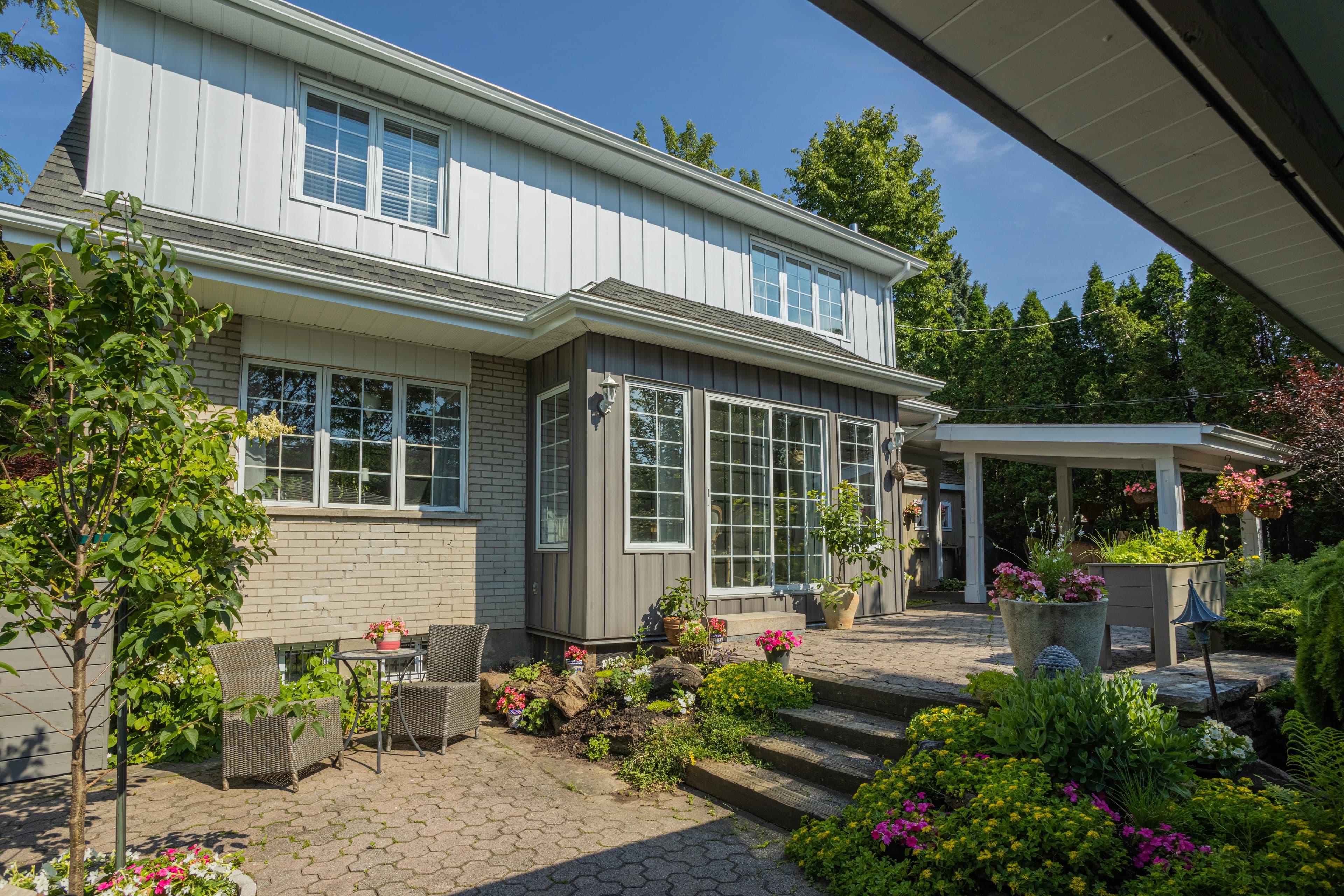 Revêtement Board & Batten en aluminium Rialux | Boucherville